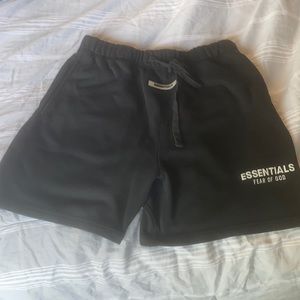 Essentials FOG shorts black L